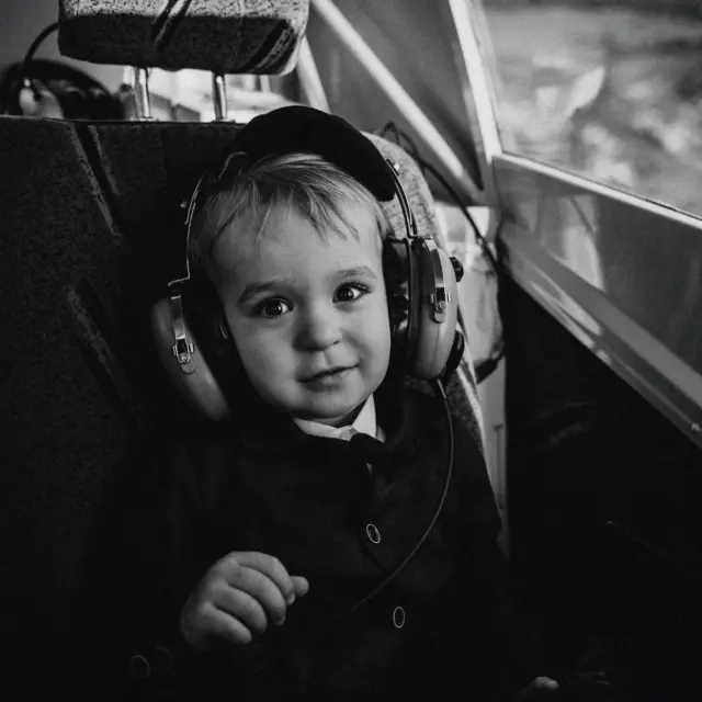 Toddler Plane Activities: 30 Quiet, Engaging Ideas For Calm Flights In 2026