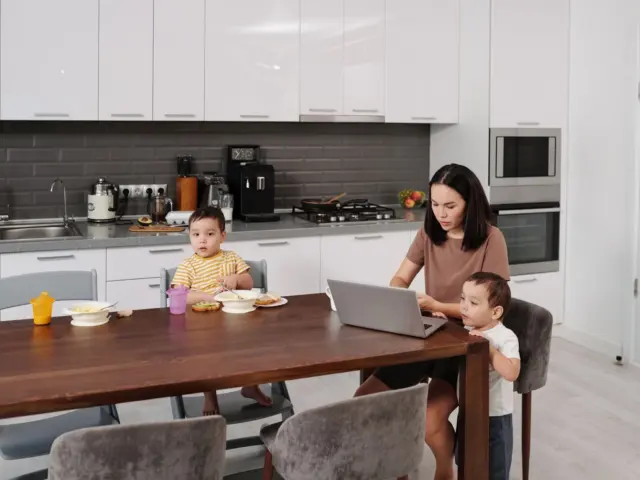 Side Hustles That Work For Stay-At-Home Moms In 2026: Flexible, Lucrative Ideas You Can Start This Month